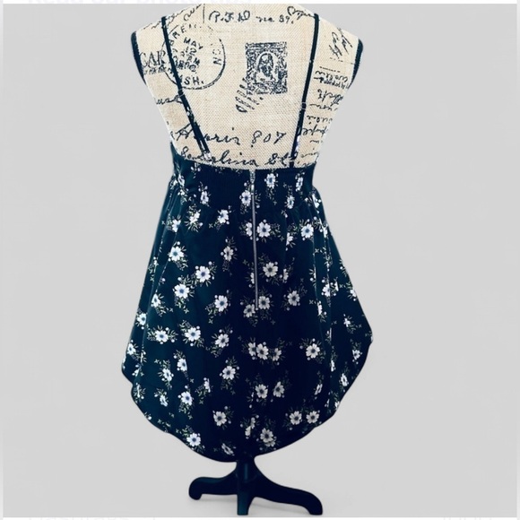 Free People-Babydoll Dress-black floral-Small-In a Bubble Style-NWT-retail $128 - Picture 4 of 11